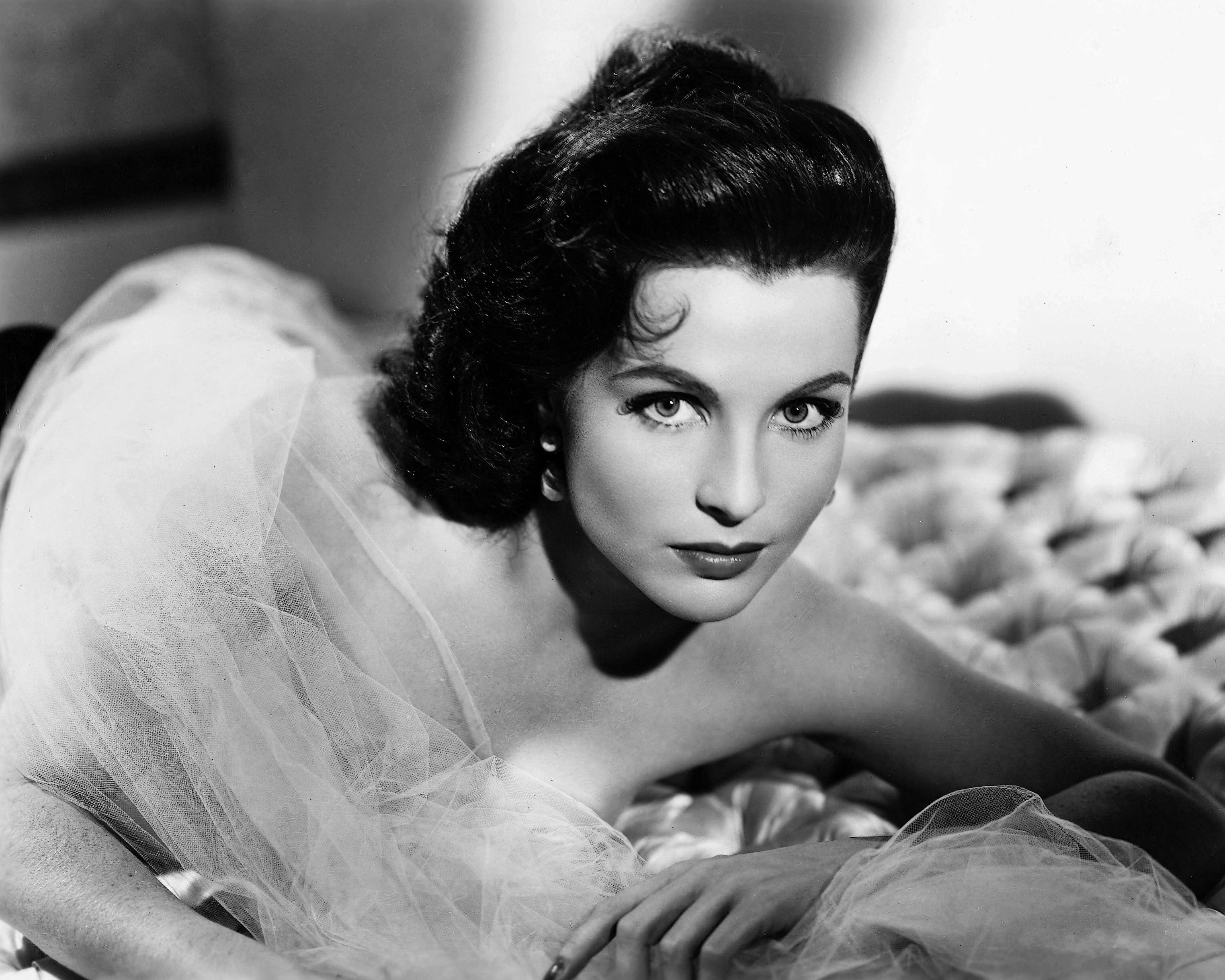 Yvonne Furneaux, globetrotting actress of ‘La Dolce Vita,’ dies at 98