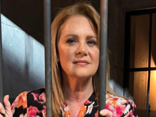 Erika Buenfil lloró al visitar la cárcel de mujeres para su papel en la telenovela Fugitivas