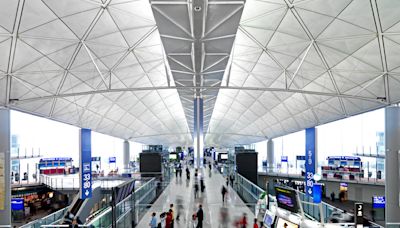 本地｜機管局：微軟系統出現故障，香港國際機場受影響航空公司需改用人手辦理登機手續，航班援助站尚未影響，已啟動緊急應變機制。