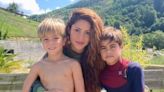 Milan y Sasha, hijos de Shakira, destacan en presentación musical de su escuela