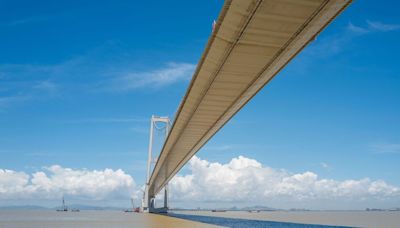 Insane new £3.8bn bridge in incredible city so big it breaks 10 world records