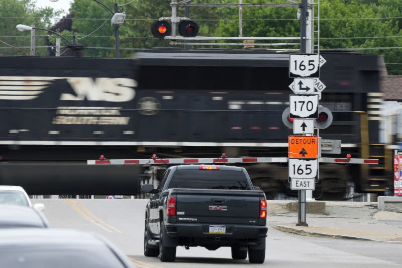 Tennessee ranks among top states for railroad crossing collisions