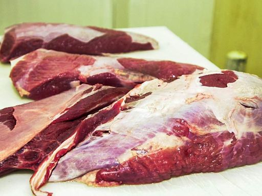 Relator cede na última hora e faz acordo para carne na cesta básica com imposto zero