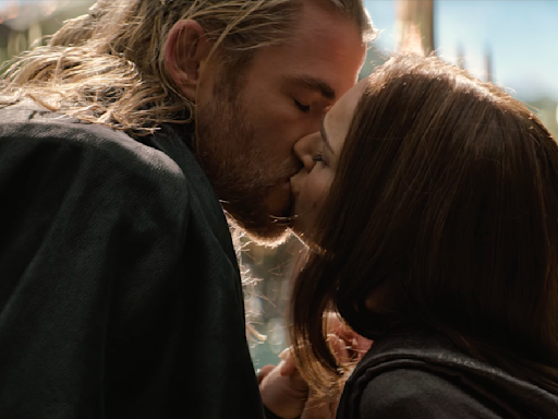 Natalie Portman Is Very Short. The Funny Story Behind How She Kissed Chris Hemsworth's Thor In The Marvel Movies