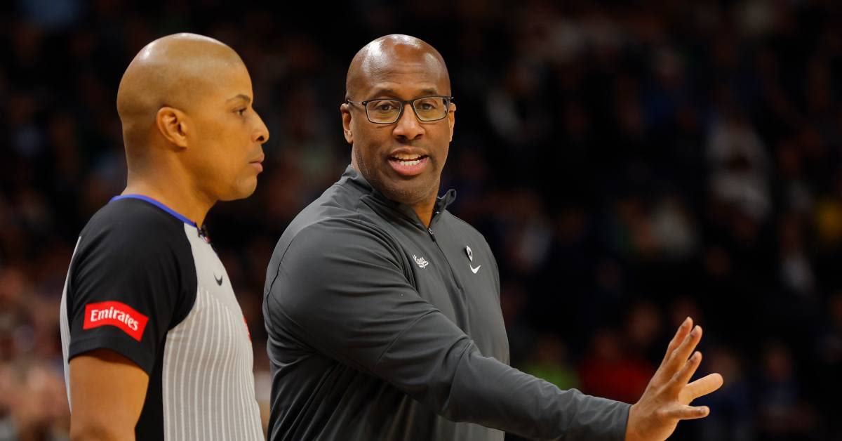 Coach Mike Brown Signs New Kings Contract: Spurs Tracker