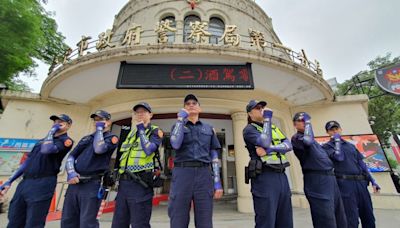 上公舘福德宮贈中警防曬袖套 「袖」出波麗士專業 | 蕃新聞