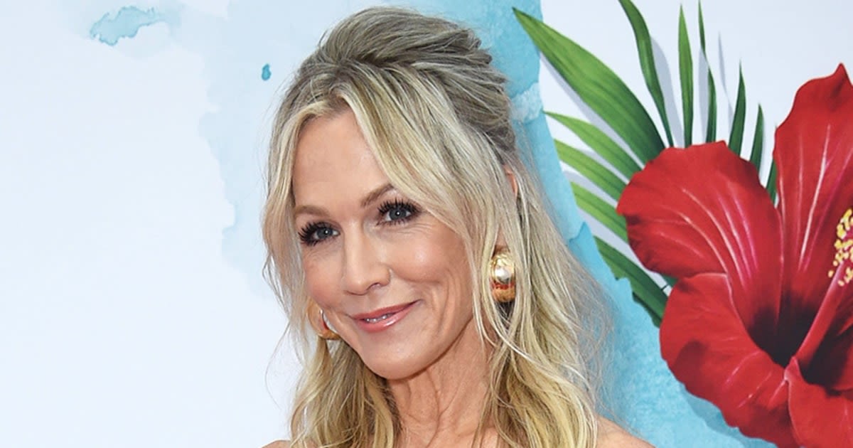 Jennie Garth reveals the 'weird' ingredient she puts in her smoothie: 'I'll try anything'