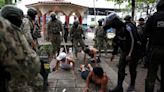 Ecuador libera a total de funcionarios carcelarios retenidos por prisioneros