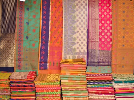 5 Places To Go On A Shopping Spree In Delhi