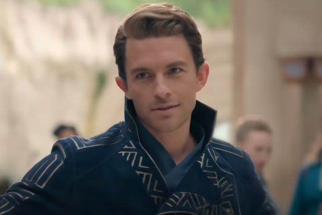 Jonathan Bailey is Oz's most eligible bachelor in new “Wicked” teaser