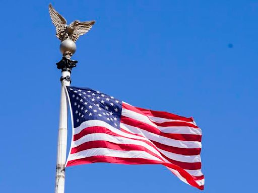 O, say can you see: American flag flies again, legally, at California retailer