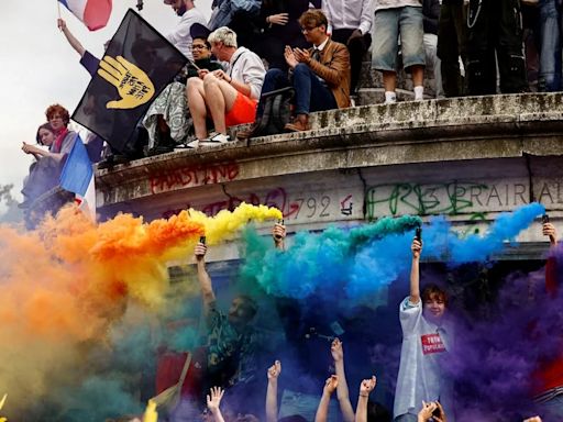 El Nuevo Frente Popular pone en manos de la alta participación la última batalla contra la extrema derecha en Francia