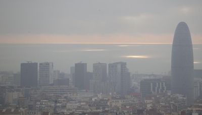 Alerta naranja en Barcelona por las tormentas: el Meteocat deja claro cuándo se inundarán las calles