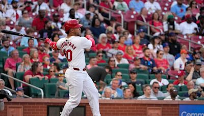 Cardinals catcher Willson Contreras breaks left forearm when hit by J.D. Martinez’s bat