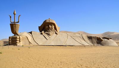 Fact Check: Posts Claim 2,000-Plus People Were Executed to Keep Genghis Khan's Burial Site Secret. Here's What We Found