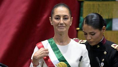 Izquierdista Claudia Sheinbaum asume como primera presidenta de México