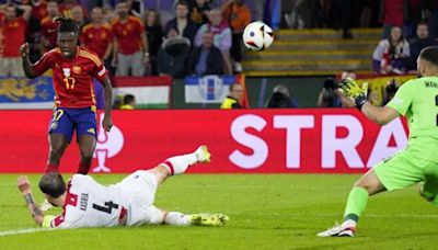 Nico Williams hace un gol marca de la casa en la Eurocopa