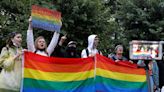 La Corte Suprema de Rusia prohíbe el movimiento LGBTQ+ por considerarlo "extremista"