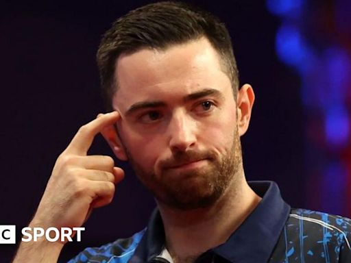 World Matchplay: Luke Humphries pulls through to reach semi-finals