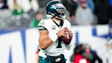 Jalen Hurts finger: Ex-Alabama QB suffers ugly injury to hand in Eagles-Giants game