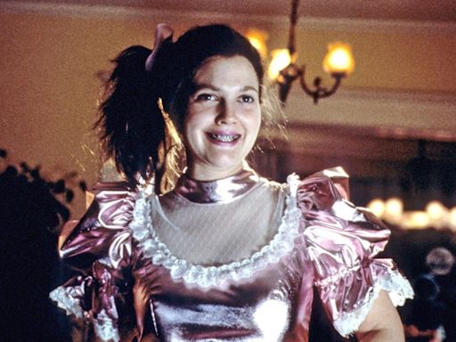 El consejo que ayudó a Drew Barrymore a crecer en Hollywood con un clásico como 'Jamás besada'