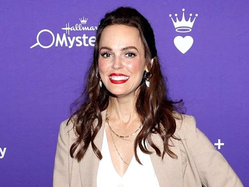 Erin Cahill Talks Making Hallmark Magic, Her Co-Star Group Chat and Gives a FIRST Look at Her New Rom-Com!