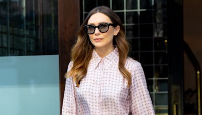 Elizabeth Olsen vuelve al cine en Nueva York con dos supertendencias: look 'coquette' y minivestido de lentejuelas