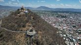 Niño de dos años cae desde mirador de cristal en Atlixco, Puebla