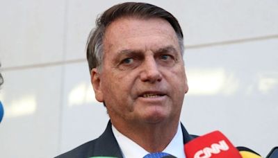 Bolsonaro sabia de leilão de joias e apagou conversas com Cid em dezembro de 2022, diz PF