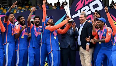 Hurricane disrupts India cricket team's return plans; World Cup heroes to take charter flight to New Delhi