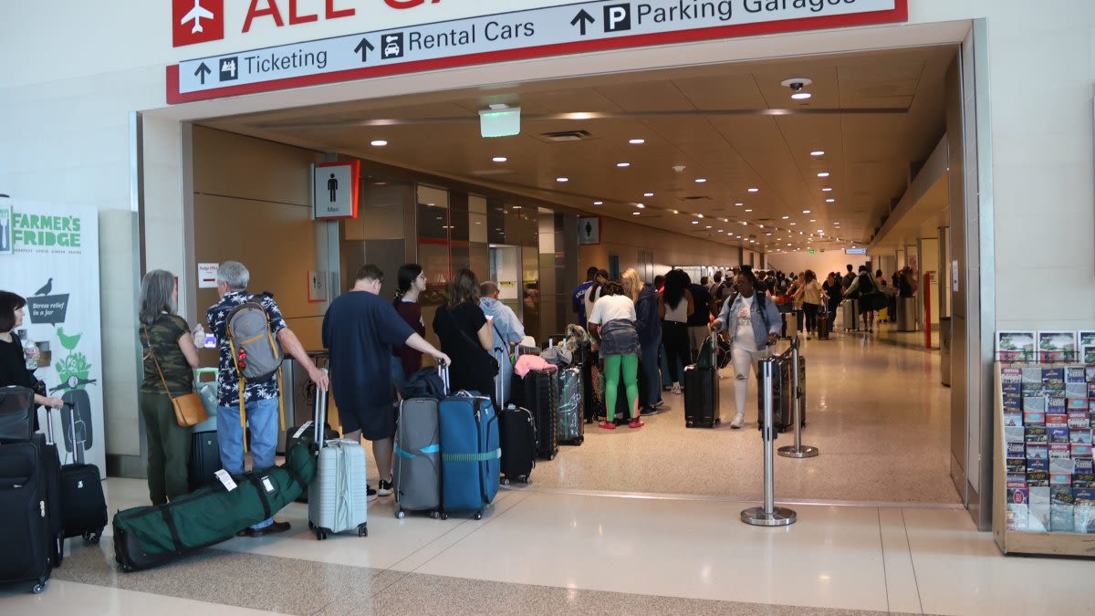 Massive delays at Love Field, airport warns travelers to arrive 3 hours early