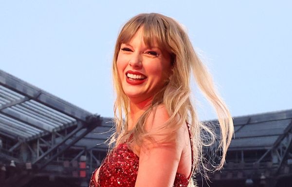 Taylor Swift Celebrates Pride Month While Performing 'You Need To Calm Down' During Lyon Eras Tour Concert