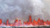 冰島宣布緊急狀態！火山爆發「熔岩噴50m」 著名藍湖溫泉急撤遊客