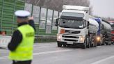 Polish hauliers announce intention to block border with Ukraine until February