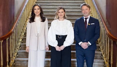 Mary de Dinamarca apuesta por su traje favorito para su primera reunión internacional con Zelenska