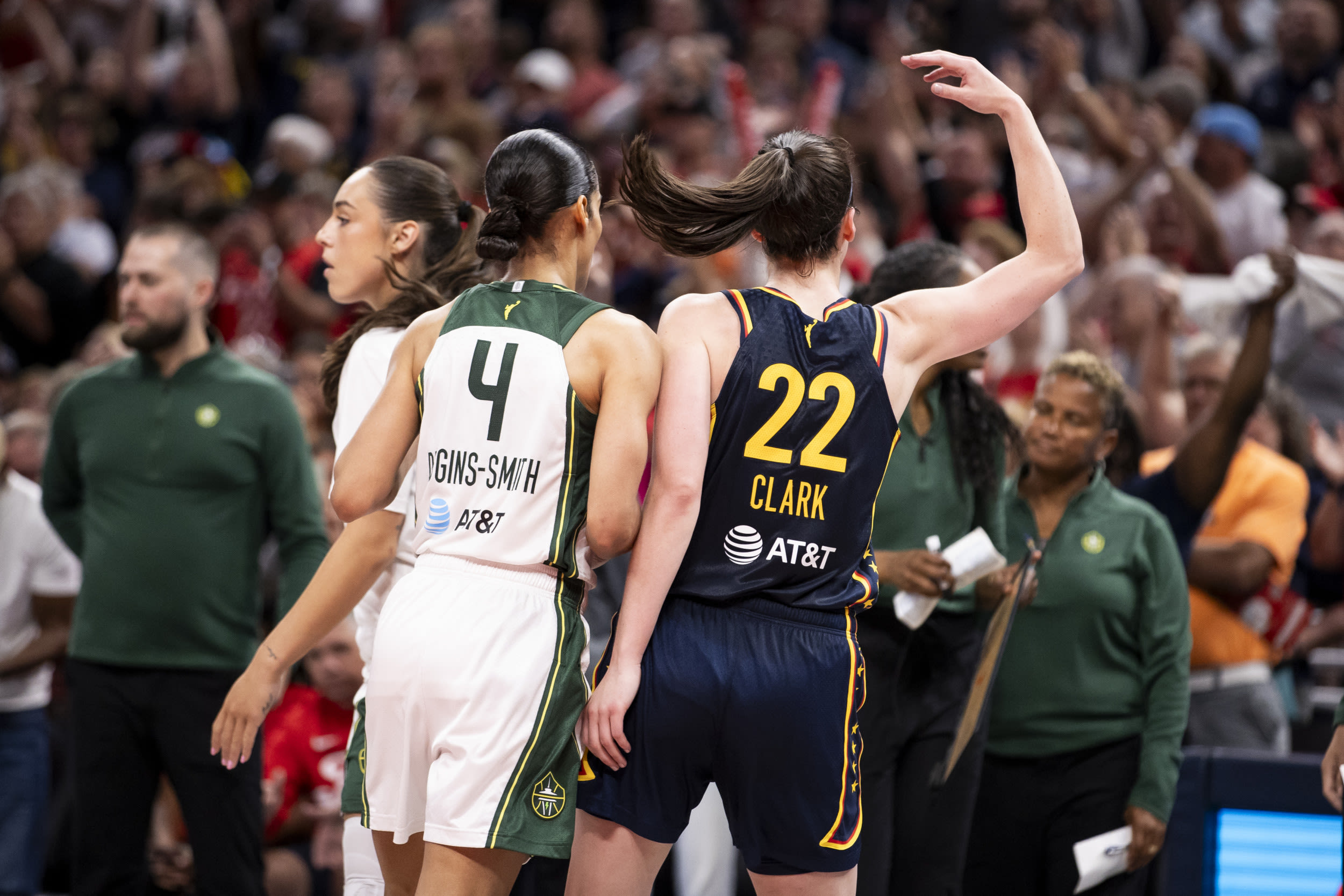 Charles Barkley Calls Out WNBA Players for Caitlin Clark Treatment