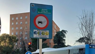 Cómo evitar multas: guía para conducir por Madrid a partir de julio 2024 en función de la pegatina de cada coche