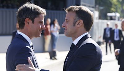 Macron acepta la dimisión de su gabinete de Gobierno