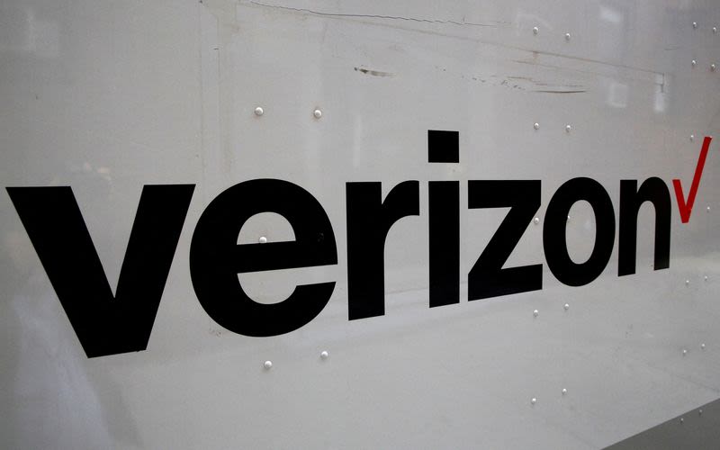 Verizon to buy Frontier in $20 billion deal to boost fiber network