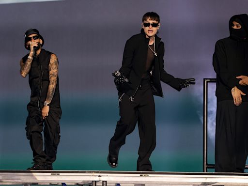 Peso Pluma & Arcángel Deliver Enigmatic Trap Performance at Latin AMAs 2024