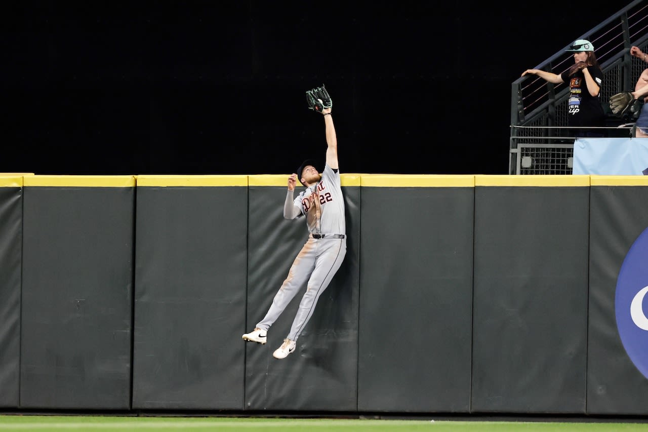 Parker Meadows saves Tigers’ win with incredible home-run robbery