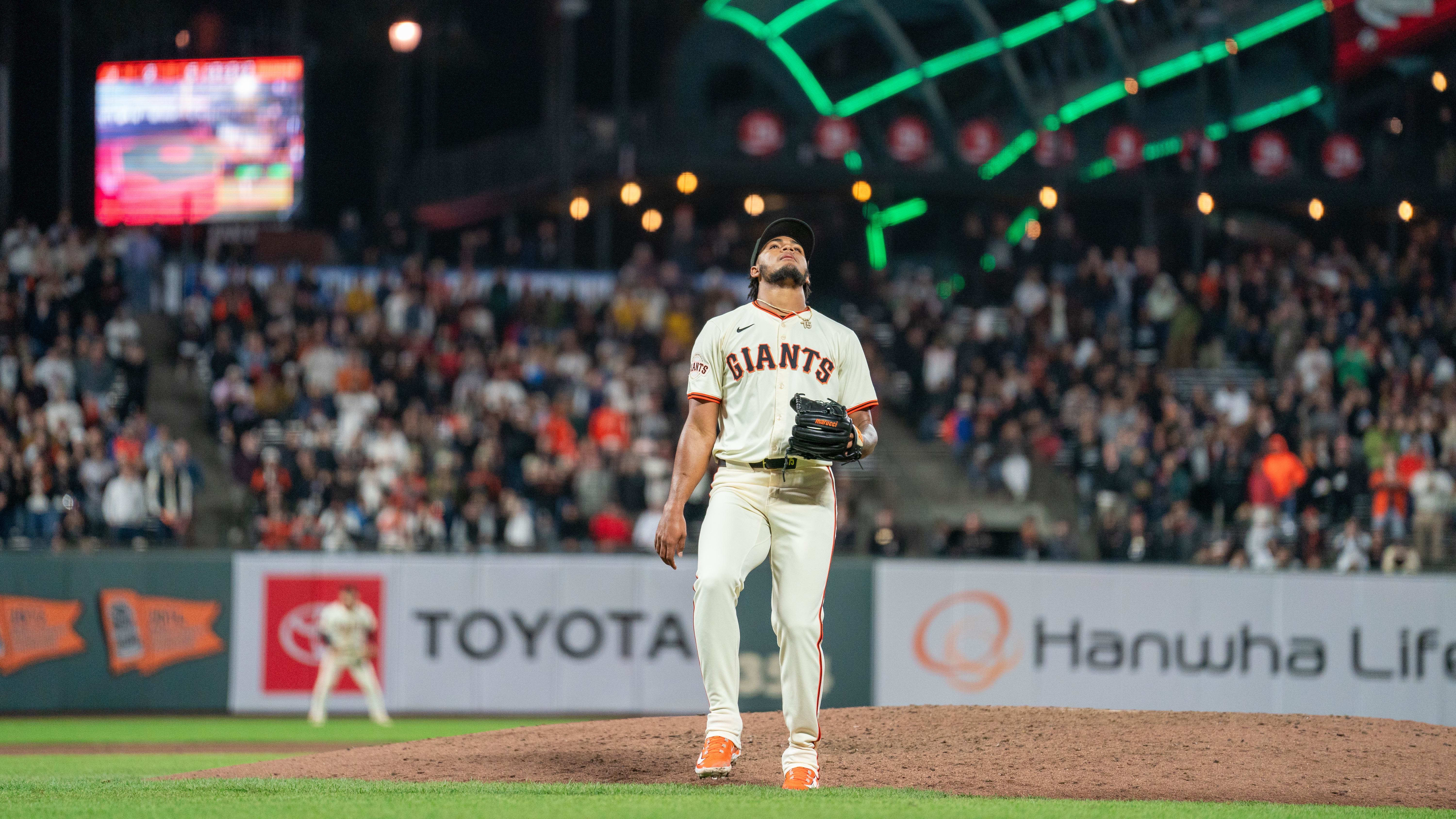 San Francisco Giants Unveil Electric Light Show For Their Elite Closer