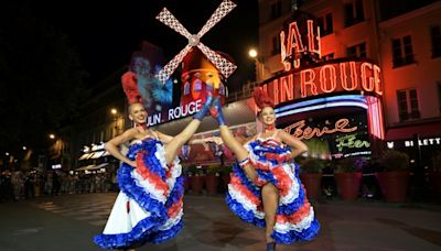 El Moulin Rouge de París recobra sus aspas antes de los Juegos Olímpicos