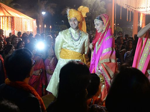 India fosters wedding industry, urging rich to party at home