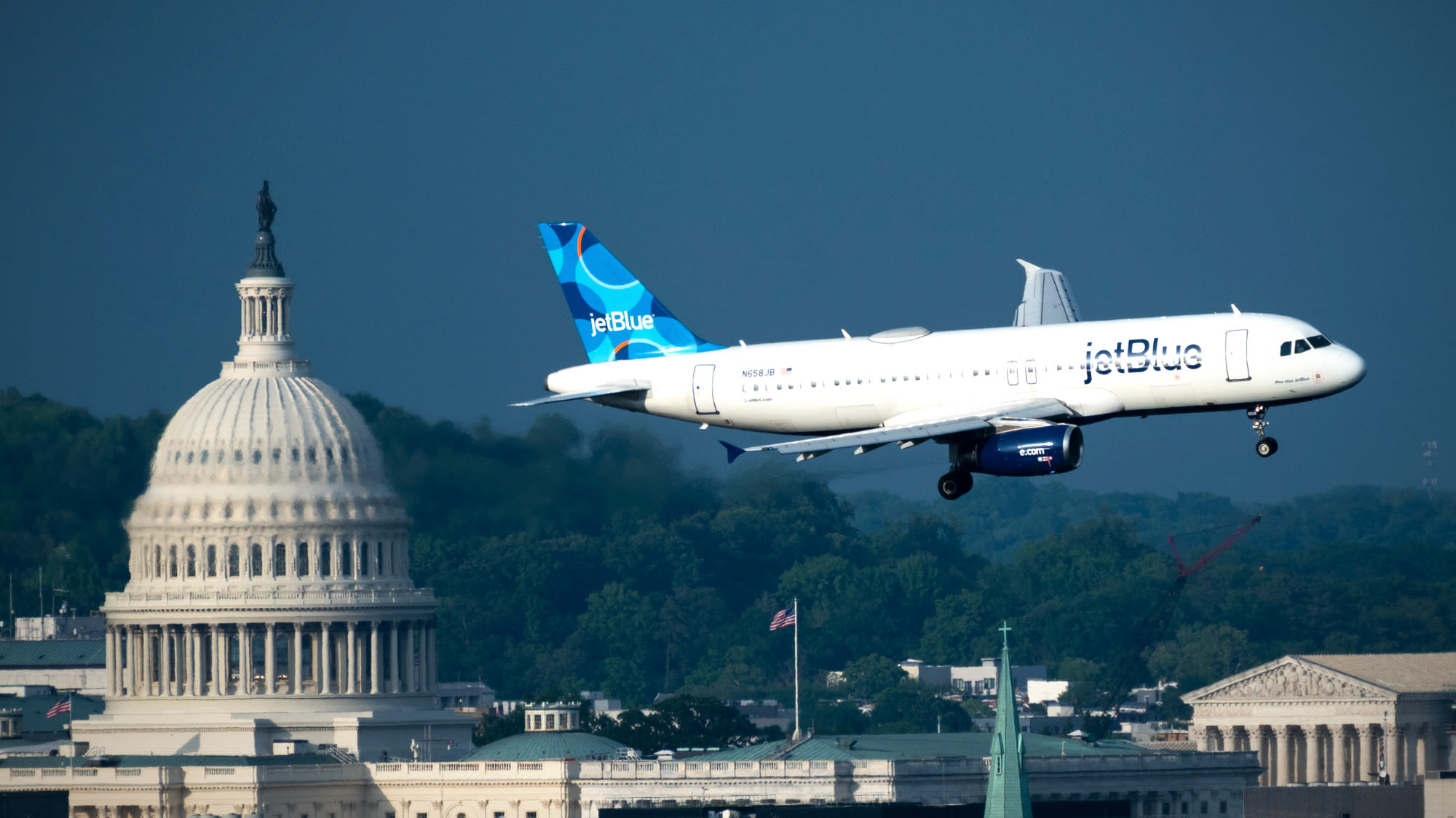 Senate passes FAA bill with new consumer protections