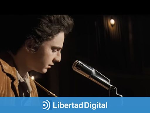 Timothée Chalamet luce y canta como Bob Dylan en 'A Complete Unknown'