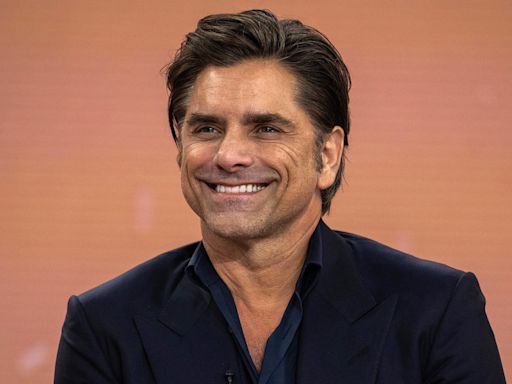 John Stamos shares rare picture with Olsen twins and 'Full House' cast for Bob Saget's birthday tribute