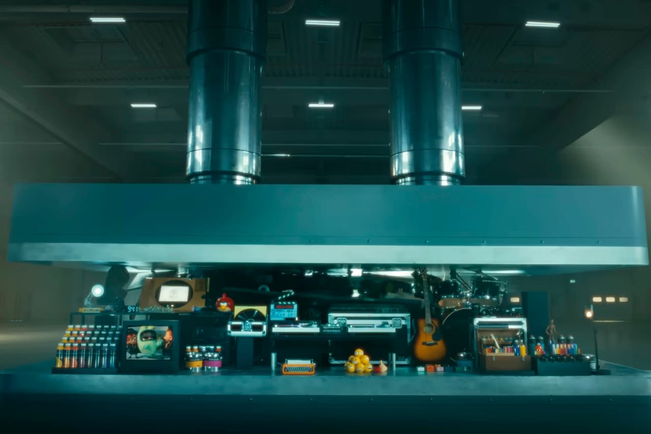 Apple apologizes for new iPad ad showing creative instruments being crushed