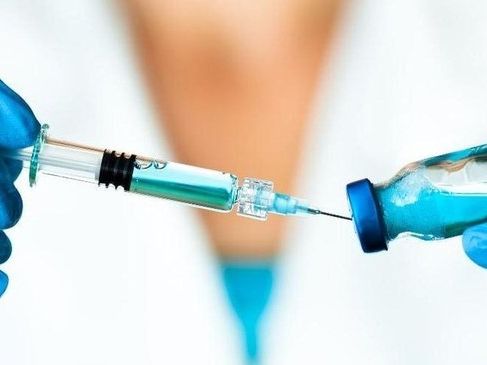 AstraZéneca reconoció que su vacuna contra Covid puede causar daños serios