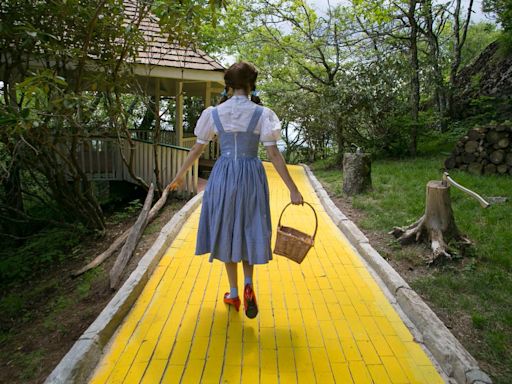 Yes, NC once had a ‘Wizard of Oz’ theme park. It will reopen soon for just 3 weekends.
